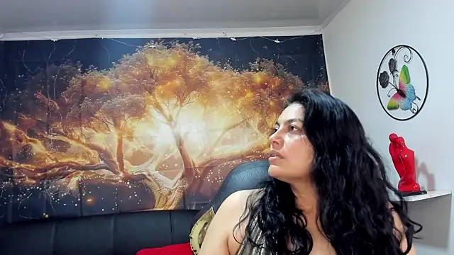 Lust Mom41 online show from December 2024 03:17:01 PM