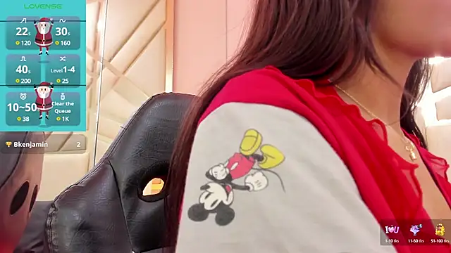 Snapshot of AlanaJones1 chatting on December 2024 01:42:02 PM AlanaJones1 online show from December 2024 01:42:02 PM