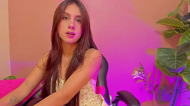 Snapshot of AlanaJones1 chatting on March 2025 03:59:02 AM AlanaJones1 online show from March 2025 03:59:02 AM