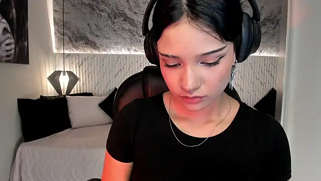 Snapshot of renee_shelby_ chatting on July 2026 07:31:01 PM renee shelby online show from July 2026 07:31:01 PM