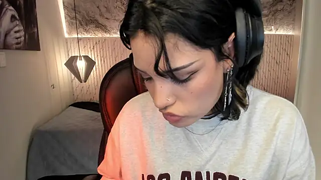 Snapshot of renee_shelby_ chatting on July 2026 08:44:01 PM renee shelby online show from July 2026 08:44:01 PM