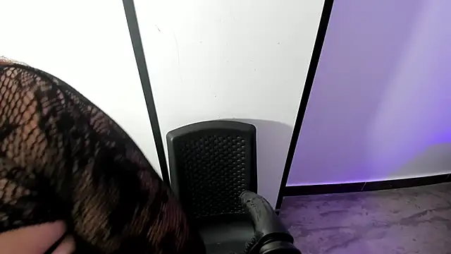 Snapshot of Anniee_boobs chatting on March 2026 04:12:02 AM Anniee boobs online show from March 2026 04:12:02 AM