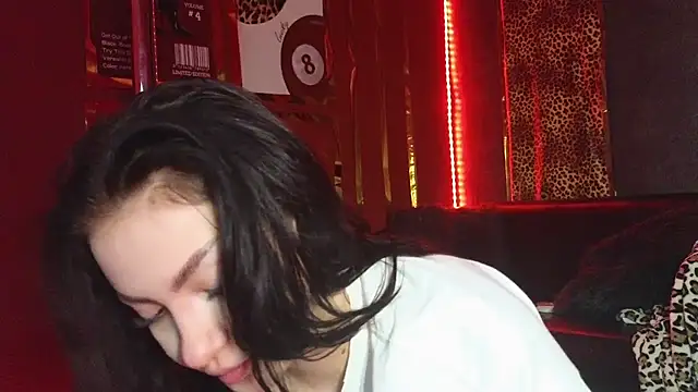 Snapshot of alissa4blonde chatting on September 2025 05:00:01 AM alissa4blonde online show from September 2025 05:00:01 AM