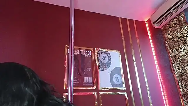 Snapshot of alissa4blonde chatting on November 2025 06:03:02 AM alissa4blonde online show from November 2025 06:03:02 AM