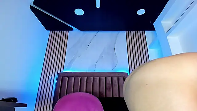 Snapshot of ChloeParkss_ chatting on February 2025 02:53:02 PM ChloeParkss online show from February 2025 02:53:02 PM