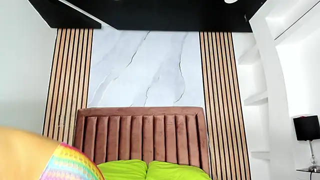 Snapshot of ChloeParkss_ chatting on February 2025 01:21:02 PM ChloeParkss online show from February 2025 01:21:02 PM