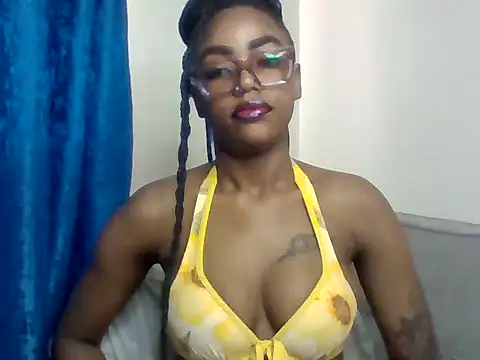 Snapshot of _crystal_princesss chatting on June 2026 06:07:01 AM crystal princesss online show from June 2026 06:07:01 AM