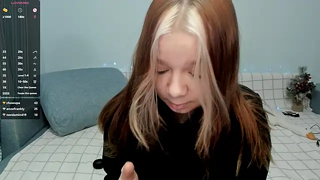 Snapshot of crystal_lilith chatting on December 2024 10:41:01 PM crystal lilith online show from December 2024 10:41:01 PM