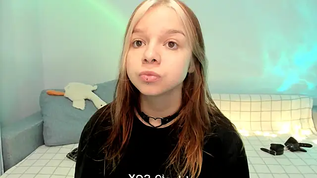 Snapshot of crystal_lilith chatting on December 2024 06:21:01 AM crystal lilith online show from December 2024 06:21:01 AM