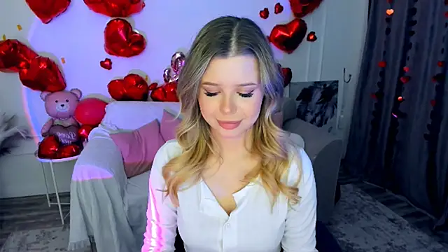 FollowLovee online show from February 2026 03:33:01 AM