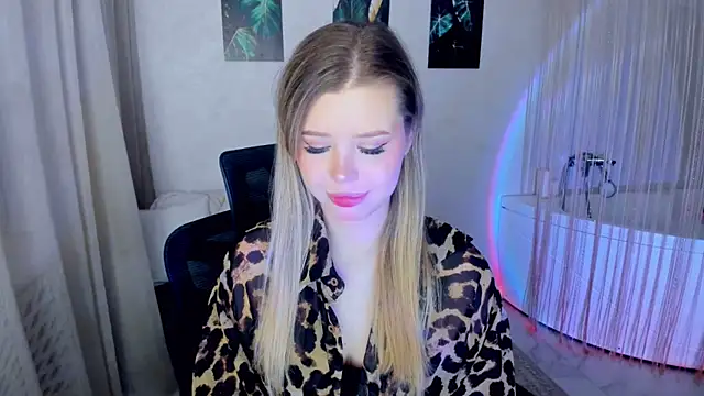 FollowLovee online show from March 2026 03:47:01 AM