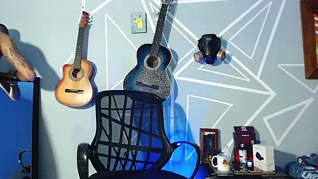 Snapshot of MagnusFrost chatting on February 2025 12:40:01 AM MagnusFrost online show from February 2025 12:40:01 AM