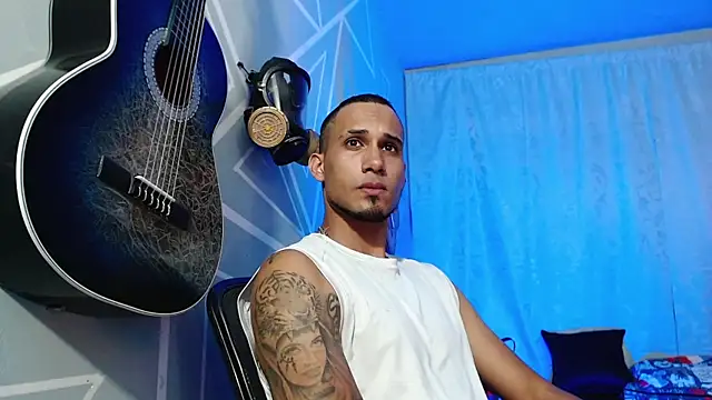 Snapshot of MagnusFrost chatting on February 2025 10:33:01 PM MagnusFrost online show from February 2025 10:33:01 PM