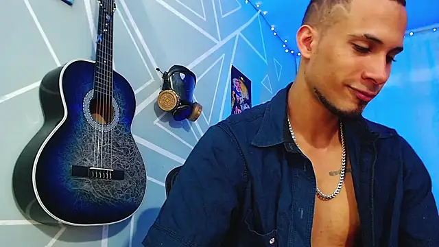 Snapshot of MagnusFrost chatting on February 2025 08:14:02 PM MagnusFrost online show from February 2025 08:14:02 PM