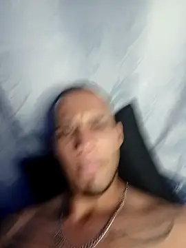 Snapshot of MagnusFrost chatting on February 2025 05:20:01 AM MagnusFrost online show from February 2025 05:20:01 AM