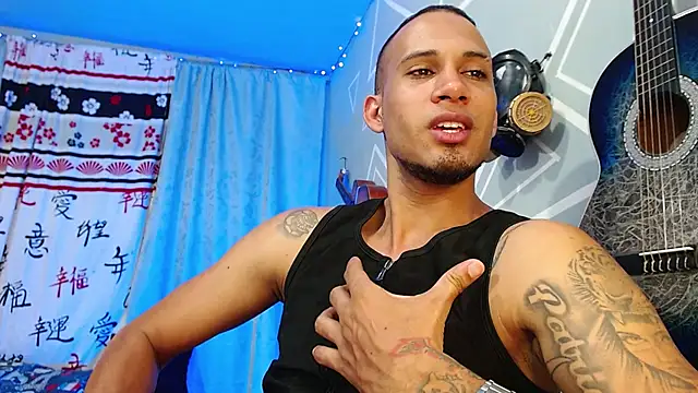 Snapshot of MagnusFrost chatting on March 2025 02:37:02 AM MagnusFrost online show from March 2025 02:37:02 AM