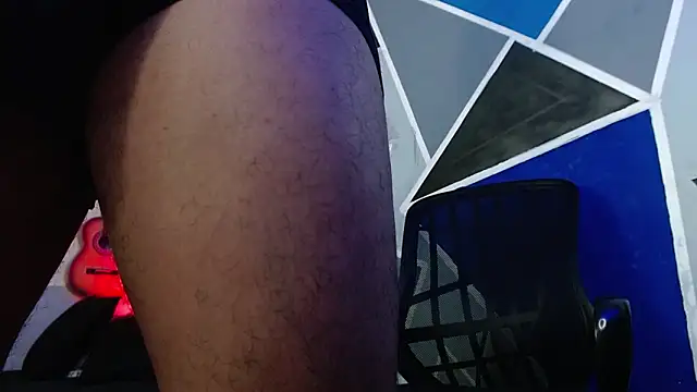 Snapshot of MagnusFrost chatting on September 2025 04:56:01 AM MagnusFrost online show from September 2025 04:56:01 AM