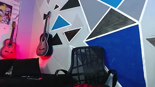 Snapshot of MagnusFrost chatting on September 2025 08:18:01 AM MagnusFrost online show from September 2025 08:18:01 AM