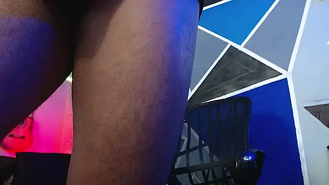 Snapshot of MagnusFrost chatting on October 2025 03:23:02 AM MagnusFrost online show from October 2025 03:23:02 AM