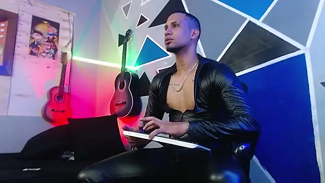 Snapshot of MagnusFrost chatting on October 2025 05:51:02 AM MagnusFrost online show from October 2025 05:51:02 AM