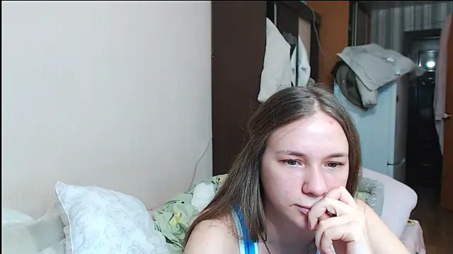 leila bambi  online show from January 2025 07:11:01 PM