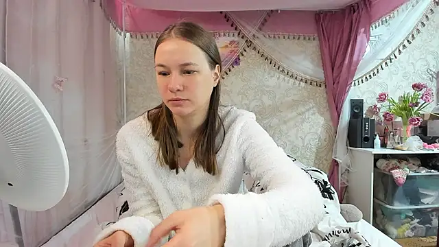 Snapshot of leila_bambi_ chatting on March 2026 07:14:02 AM leila bambi online show from March 2026 07:14:02 AM