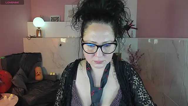 Anita Muse online show from October 2025 08:42:01 PM