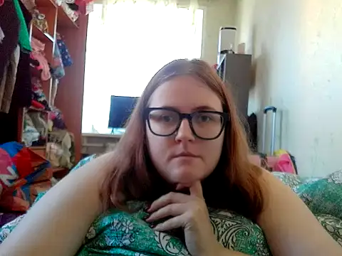 Snapshot of DesireMelissa chatting on June 2026 05:52:02 AM DesireMelissa online show from June 2026 05:52:02 AM