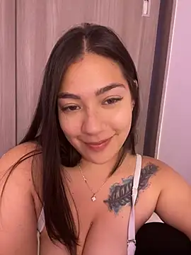 Snapshot of Latina_vanessa chatting on January 2025 02:27:02 AM Latina vanessa online show from January 2025 02:27:02 AM