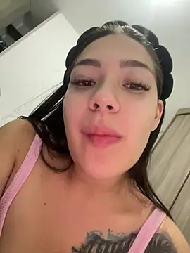 Snapshot of Latina_vanessa chatting on October 2025 03:48:01 AM Latina vanessa online show from October 2025 03:48:01 AM