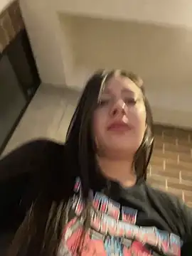 Latina vanessa online show from April 2026 01:00:02 AM