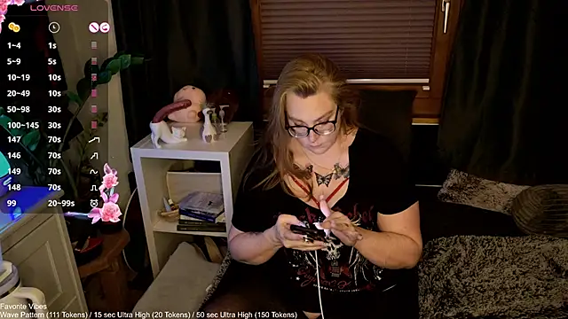 Snapshot of Big_Beautiful_MILF chatting on January 2026 03:50:02 PM Big Beautiful MILF online show from January 2026 03:50:02 PM