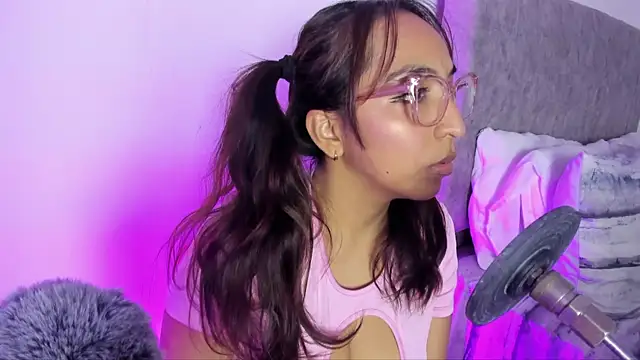 Snapshot of Leticia_brownn1 chatting on March 2026 04:51:02 PM Leticia brownn1 online show from March 2026 04:51:02 PM