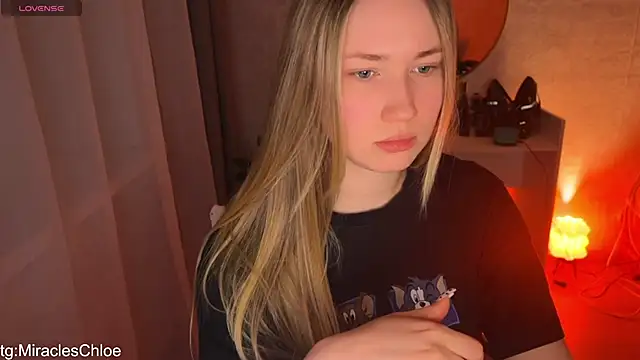 Snapshot of ChloeMillerMeow chatting on April 2026 07:21:02 PM ChloeMillerMeow online show from April 2026 07:21:02 PM