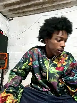 Larry-n-clouds online show from December 2025 02:19:01 AM