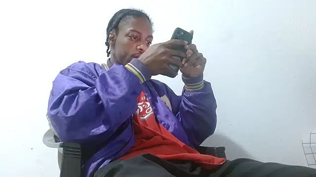 Snapshot of Larry-n-clouds chatting on February 2026 02:56:01 AM Larry-n-clouds online show from February 2026 02:56:01 AM