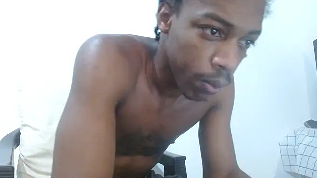 Snapshot of Larry-n-clouds chatting on February 2026 08:29:01 PM Larry-n-clouds online show from February 2026 08:29:01 PM