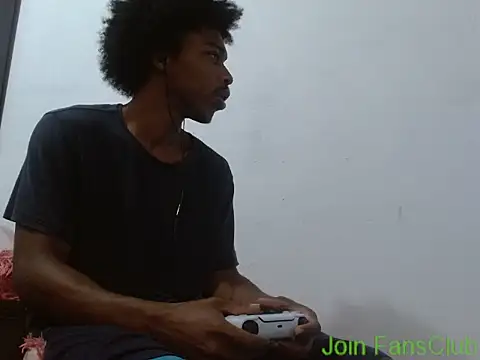 Snapshot of Larry-n-clouds chatting on March 2026 01:03:01 PM Larry-n-clouds online show from March 2026 01:03:01 PM