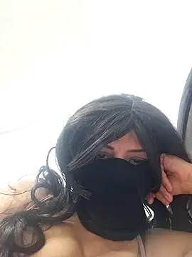 Snapshot of Rozittaa chatting on December 2024 10:07:01 PM Rozittaa online show from December 2024 10:07:01 PM