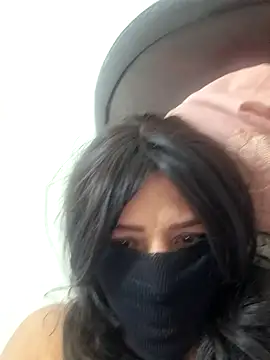 Snapshot of Rozittaa chatting on December 2024 09:40:02 PM Rozittaa online show from December 2024 09:40:02 PM