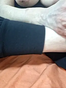 Snapshot of Rozittaa chatting on April 2026 11:35:02 PM Rozittaa online show from April 2026 11:35:02 PM