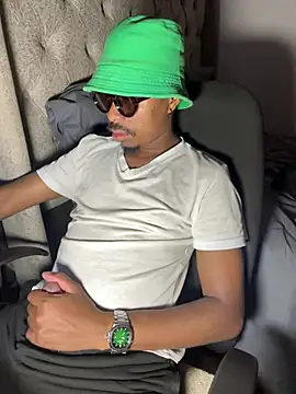 Snapshot of JaroDawg47 chatting on April 2026 07:37:02 PM JaroDawg47 online show from April 2026 07:37:02 PM