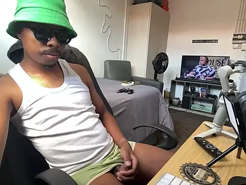 Snapshot of JaroDawg47 chatting on April 2026 08:19:01 AM JaroDawg47 online show from April 2026 08:19:01 AM