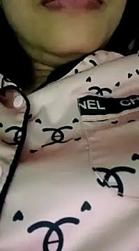 Snapshot of Hana_love20 chatting on January 2025 03:52:01 PM Hana love20 online show from January 2025 03:52:01 PM