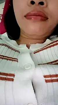 Snapshot of Hana_love20 chatting on January 2025 04:11:02 PM Hana love20 online show from January 2025 04:11:02 PM