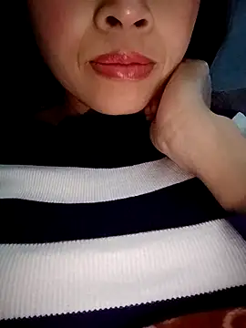 Snapshot of Hana_love20 chatting on February 2025 04:45:02 PM Hana love20 online show from February 2025 04:45:02 PM