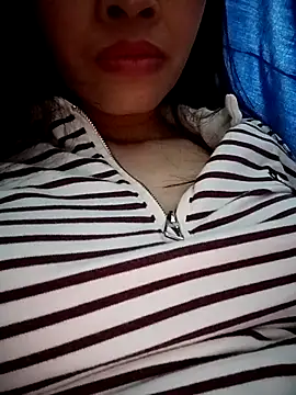 Snapshot of Hana_love20 chatting on March 2025 03:29:02 PM Hana love20 online show from March 2025 03:29:02 PM