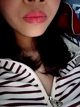 Snapshot of Hana_love20 chatting on March 2025 09:35:01 PM Hana love20 online show from March 2025 09:35:01 PM