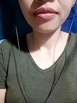 Snapshot of Hana_love20 chatting on September 2025 04:50:01 AM Hana love20 online show from September 2025 04:50:01 AM