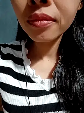 Snapshot of Hana_love20 chatting on October 2025 05:52:01 AM Hana love20 online show from October 2025 05:52:01 AM